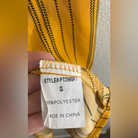 Papermoon sleeveless yellow blouse top size Small - Picture 7 of 8